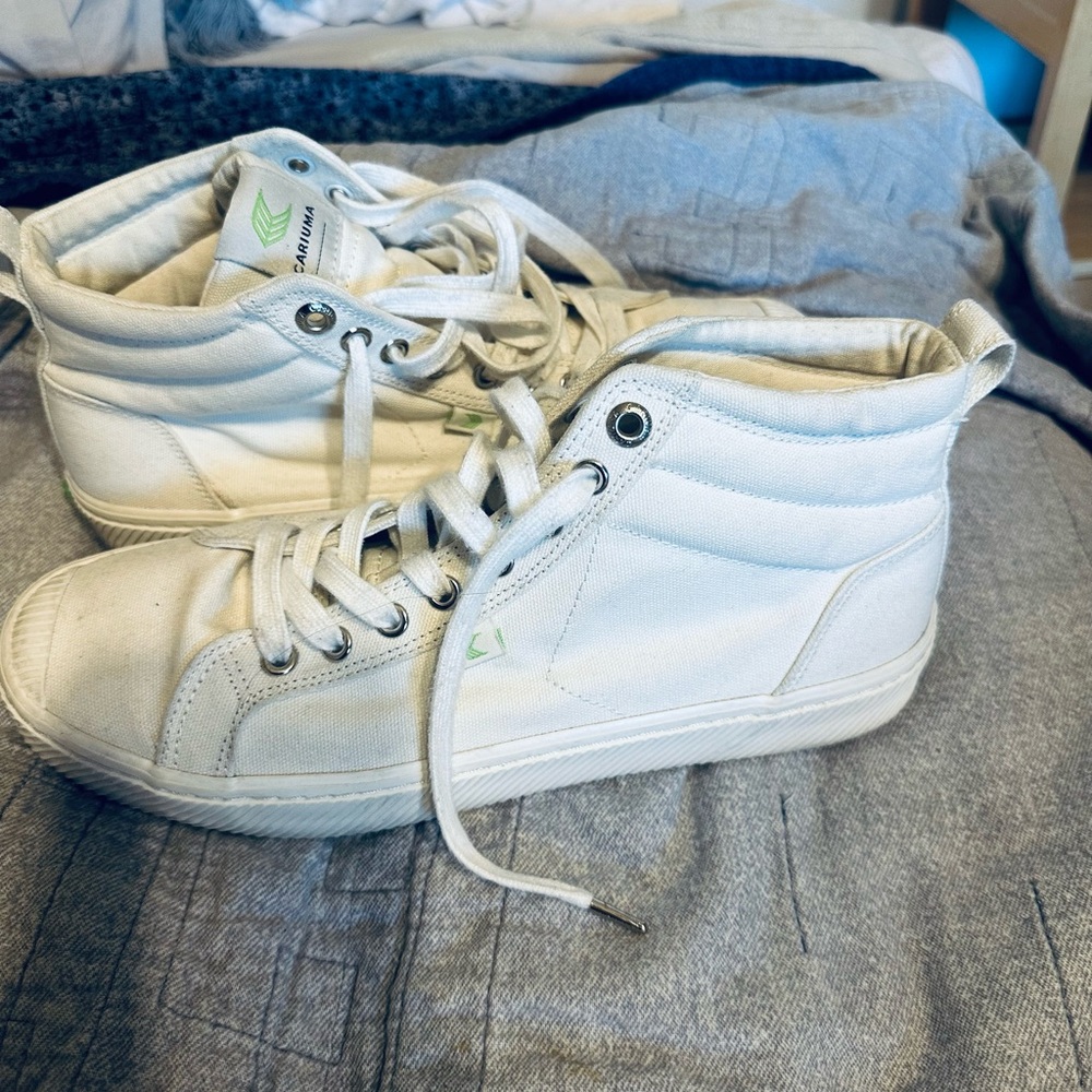 Cariuma White Classic Sneakers Timeless Design